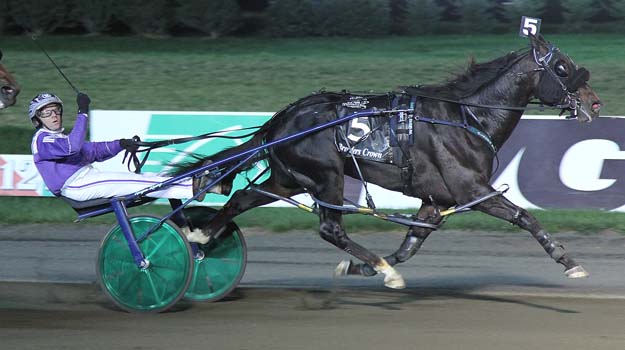 Racing Hill (Brett Miller) benefited from a battle between Check Six and Lyons Snyder. | Michael Lisa
