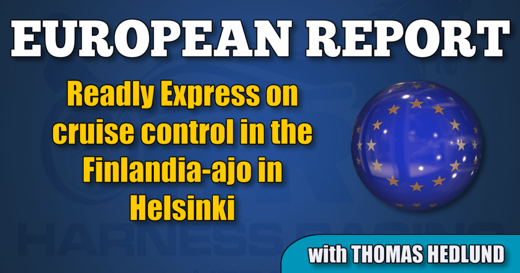 Readly Express on cruise control in the Finlandia-ajo in Helsinki